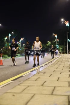 Runner Photo 4284379