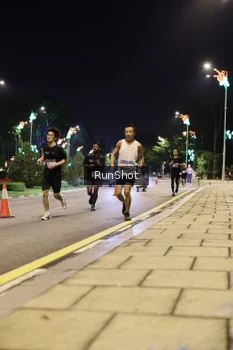 Runner Photo 4284383