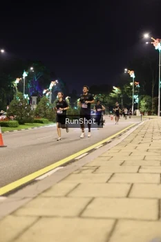 Runner Photo 4284438