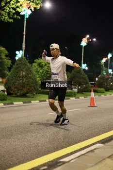 Runner Photo 4285059