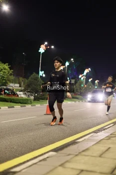Runner Photo 4285063