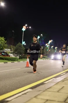 Runner Photo 4285064