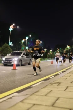 Runner Photo 4285070