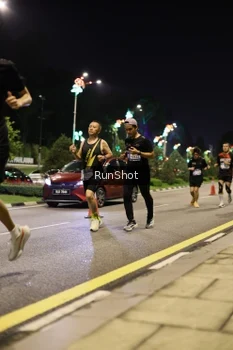 Runner Photo 4285118