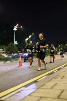 Runner Photo 4285560