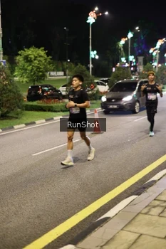 Runner Photo 4285668