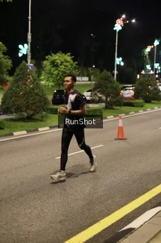 Runner Photo 4285707