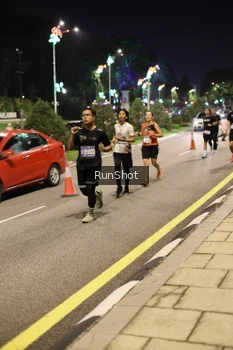Runner Photo 4285793