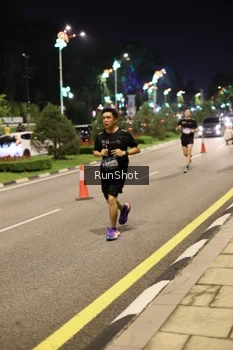 Runner Photo 4285884