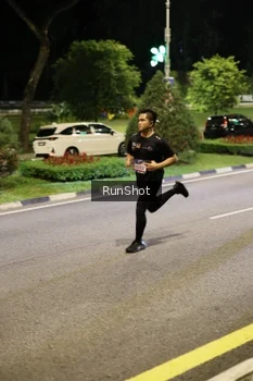 Runner Photo 4286112