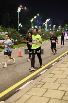 Runner Photo 4286118