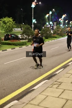 Runner Photo 4286132