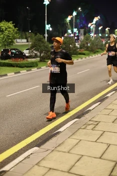 Runner Photo 4286324