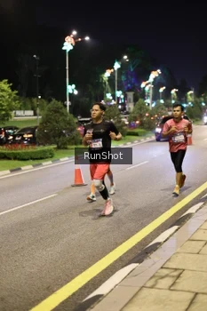 Runner Photo 4286372