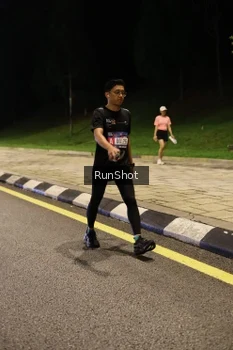 Runner Photo 4287111
