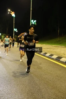 Runner Photo 4287132