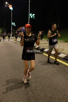 Runner Photo 4287345