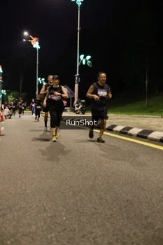 Runner Photo 4287373
