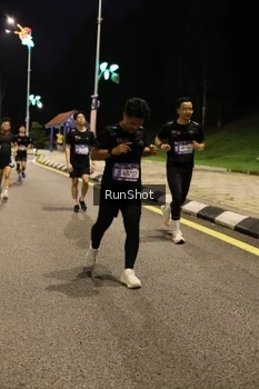 Runner Photo 4287510