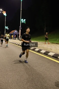 Runner Photo 4287546