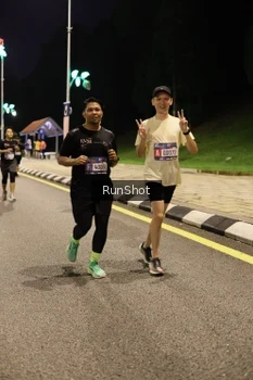 Runner Photo 4287600