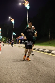 Runner Photo 4287816