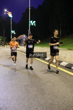 Runner Photo 4290368
