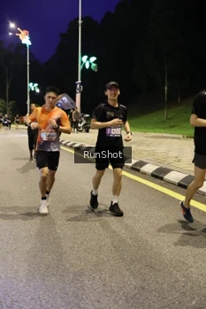Runner Photo 4290377