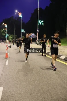 Runner Photo 4290597