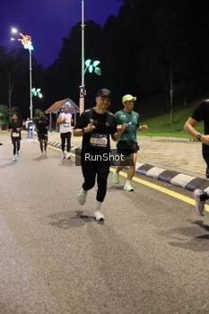 Runner Photo 4290624