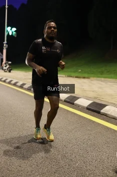 Runner Photo 4290646