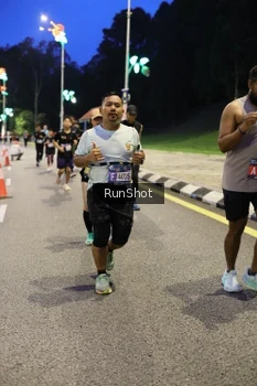 Runner Photo 4293344