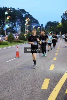 Runner Photo 4293843