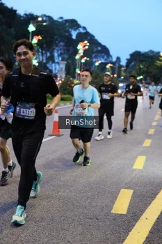 Runner Photo 4293873