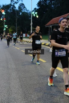 Runner Photo 4294119