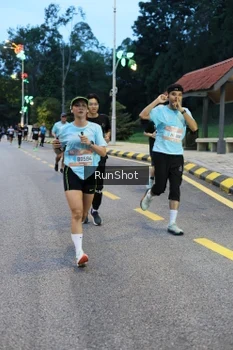 Runner Photo 4294420