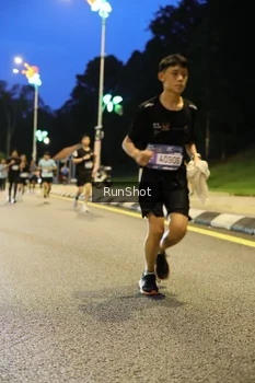 Runner Photo 4294923