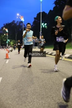 Runner Photo 4295137
