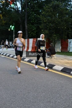 Runner Photo 4295372