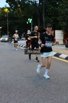Runner Photo 4295377