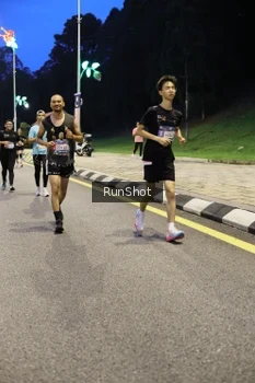 Runner Photo 4295815