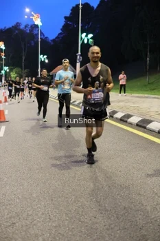 Runner Photo 4295915