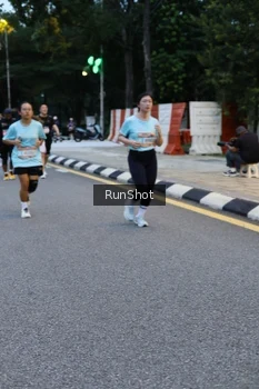 Runner Photo 4295996