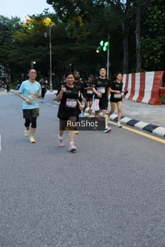 Runner Photo 4296010