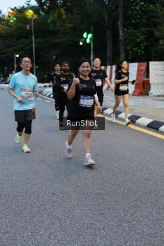 Runner Photo 4296018