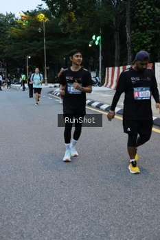 Runner Photo 4296040