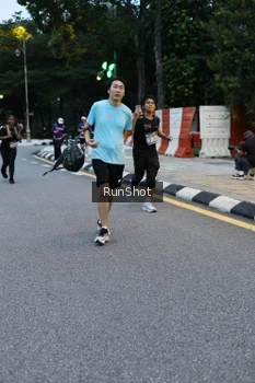 Runner Photo 4296056