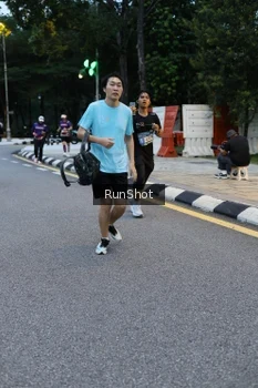 Runner Photo 4296063