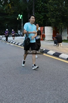 Runner Photo 4296068