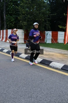 Runner Photo 4296084